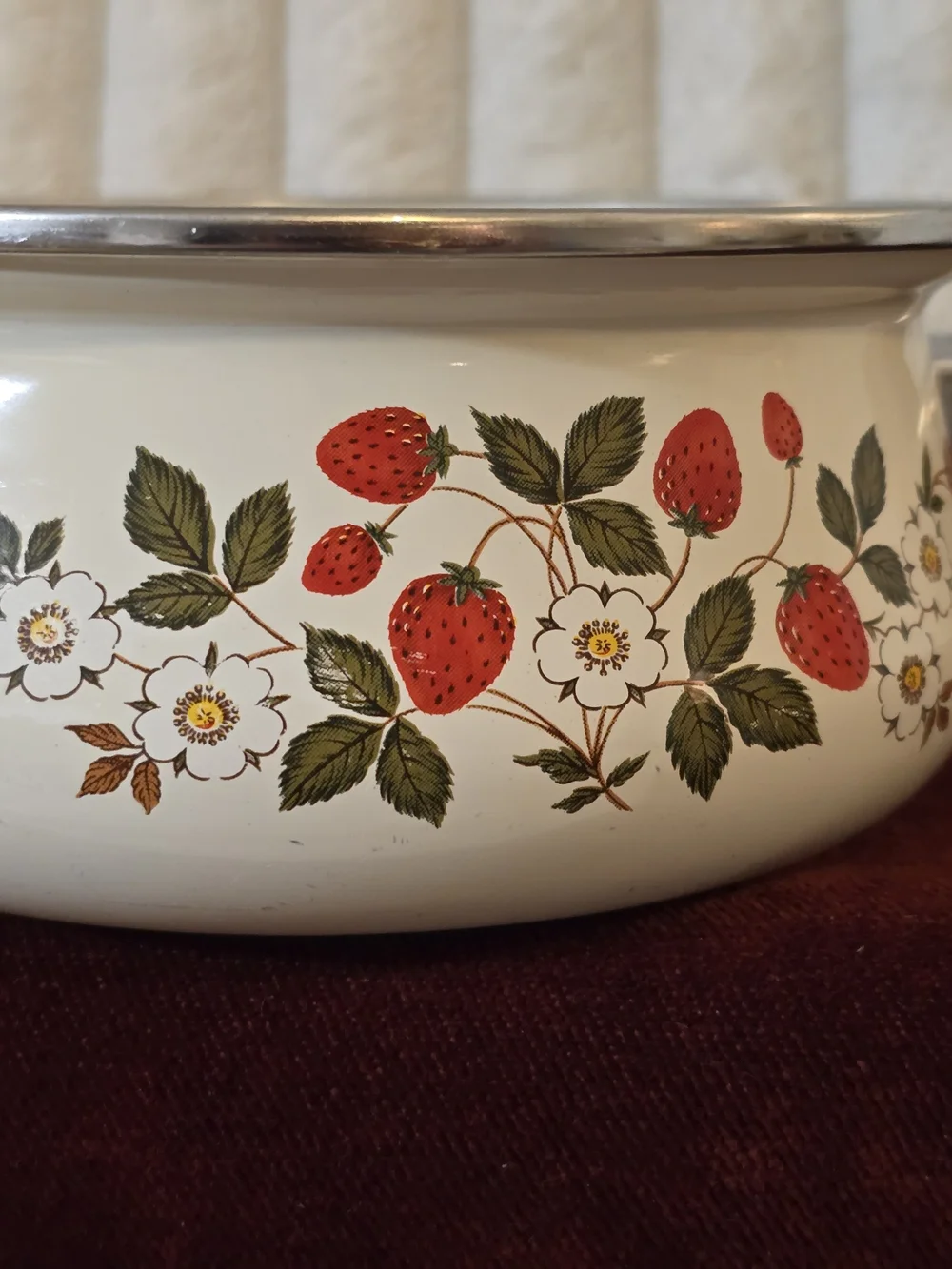 Vintage 1982 Sheffield Strawberries 'n Cream Enamel Saucepan 1 Qt